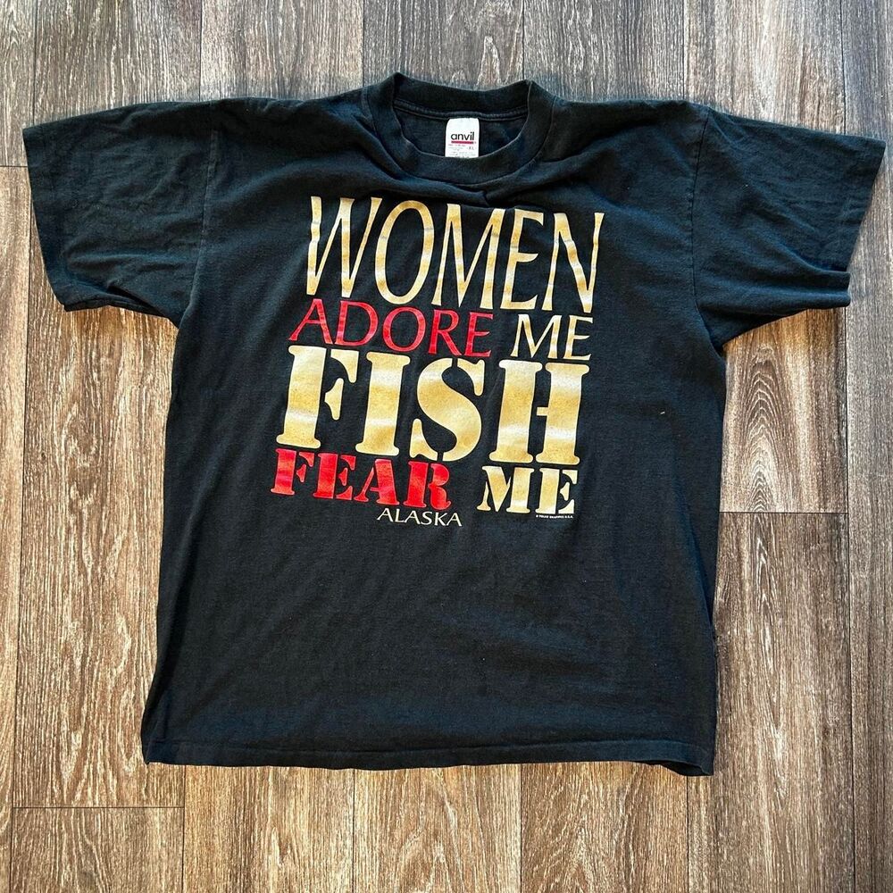 Vintage Single Stitch “Women Adore Me, Fish Fear Me” Graphic Tee 🎣